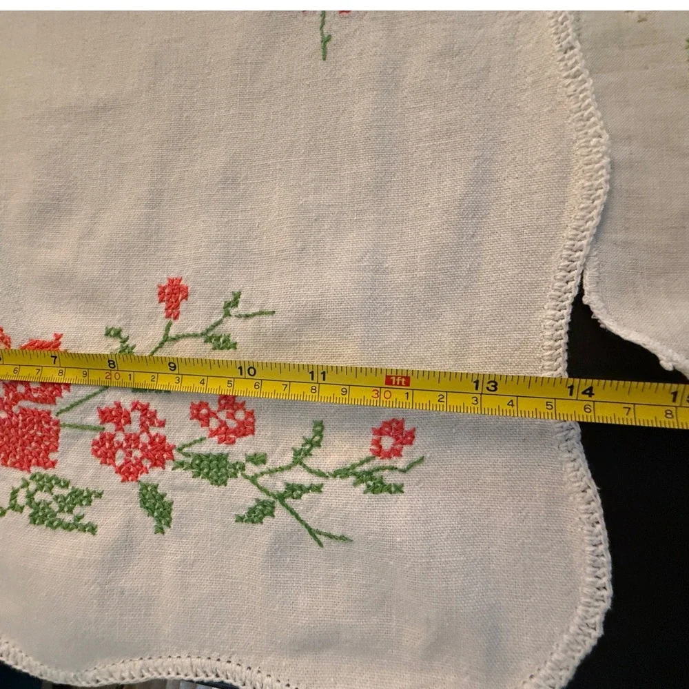 Vintage Hand Embroidered‎ Table Runner Set Floral Cross Stitch White Linen 2pc